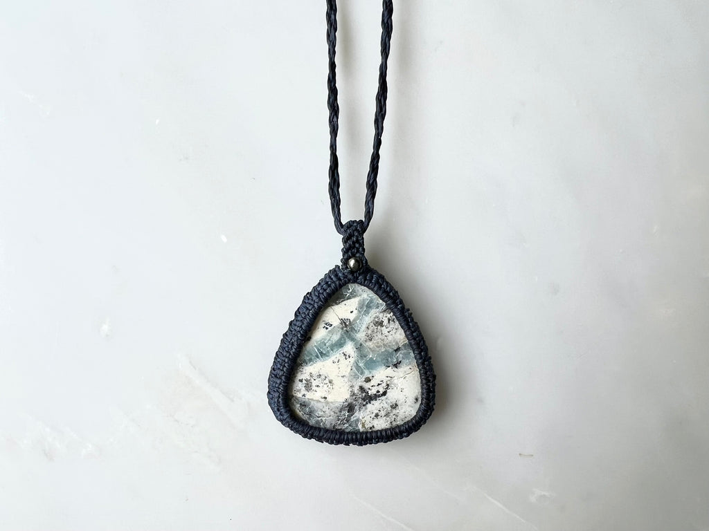 #3 Hackmanite Macrame Necklace / ハックマナイト　マクラメ編み　ネックレス