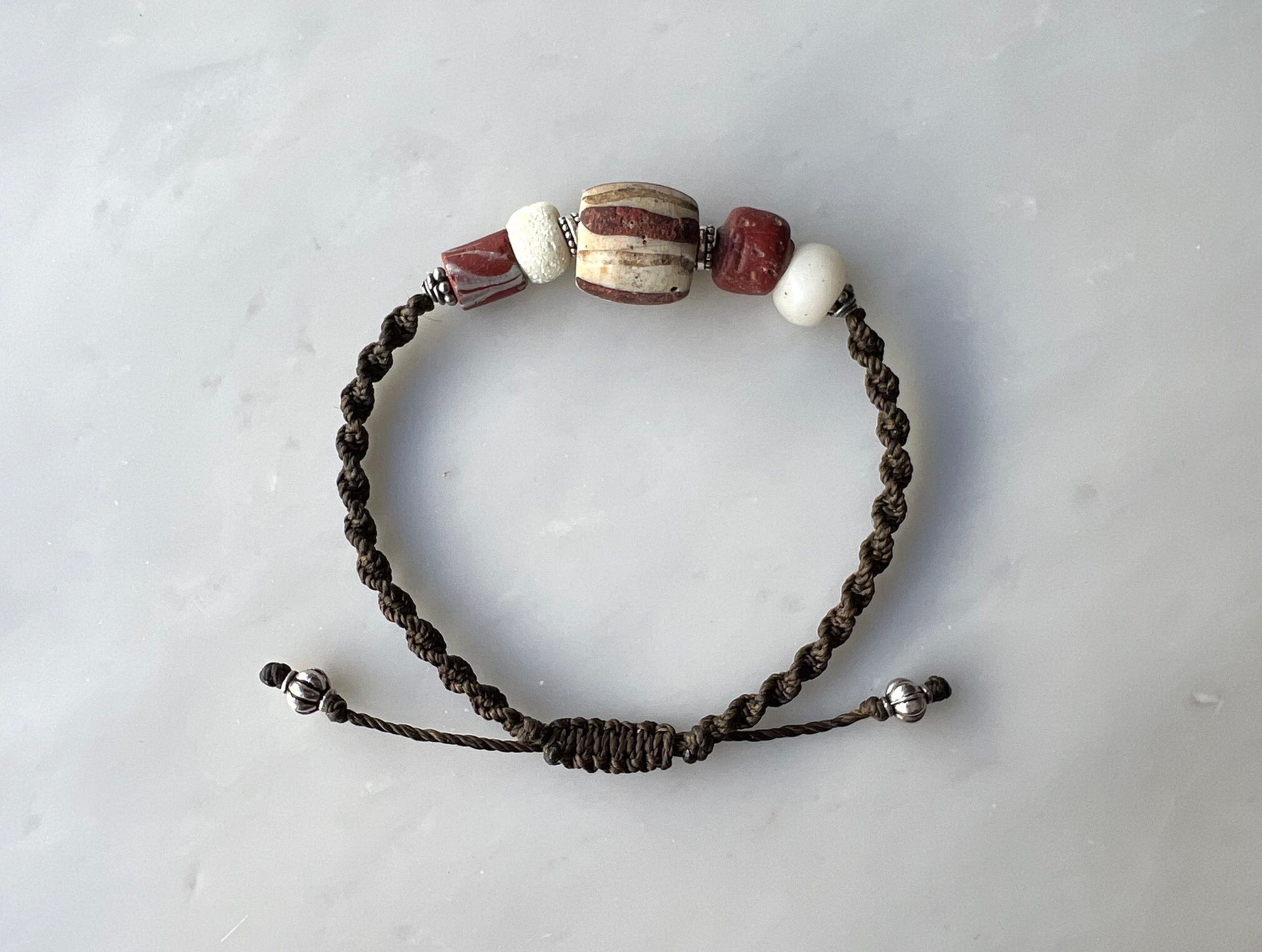 #2 Antique Venetian Beads Macrame Bracelet / アンティーク　ベネチアンビーズ　マクラメ編み　ブレスレット