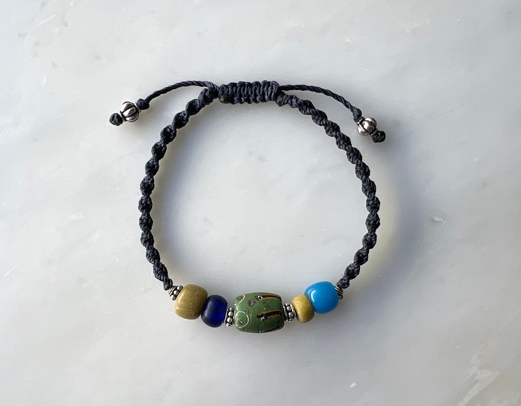 #5  Antique Venetian Beads Macrame Bracelet / アンティーク　ベネチアンビーズ　マクラメ編み　ブレスレット