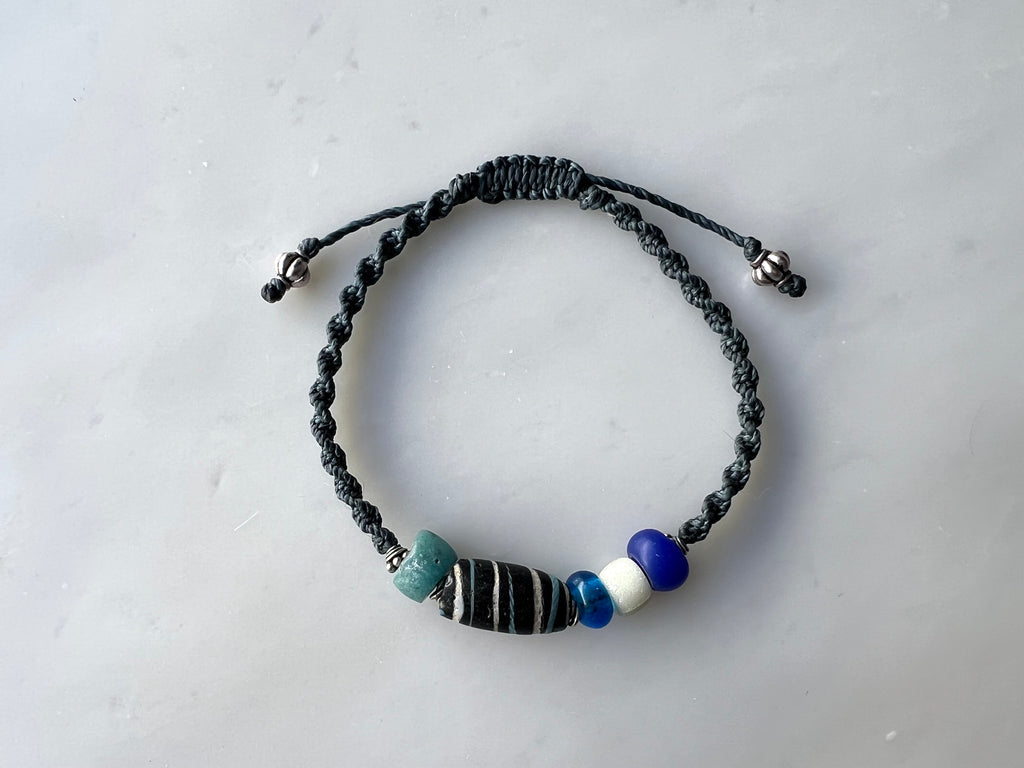 #8  Antique Venetian Beads Macrame Bracelet / アンティーク　ベネチアンビーズ　マクラメ編み　ブレスレット