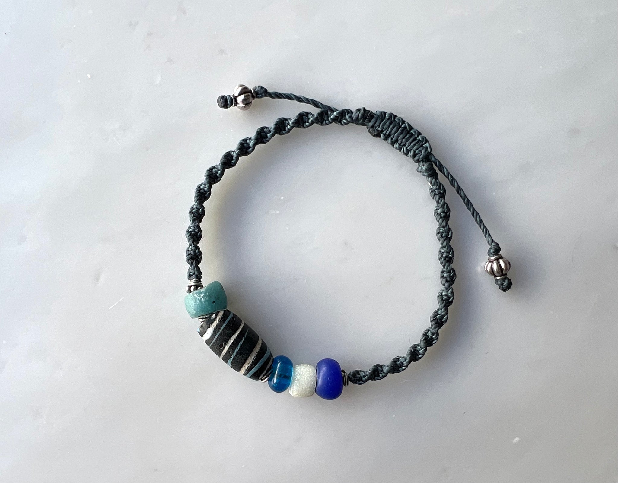 #8  Antique Venetian Beads Macrame Bracelet / アンティーク　ベネチアンビーズ　マクラメ編み　ブレスレット