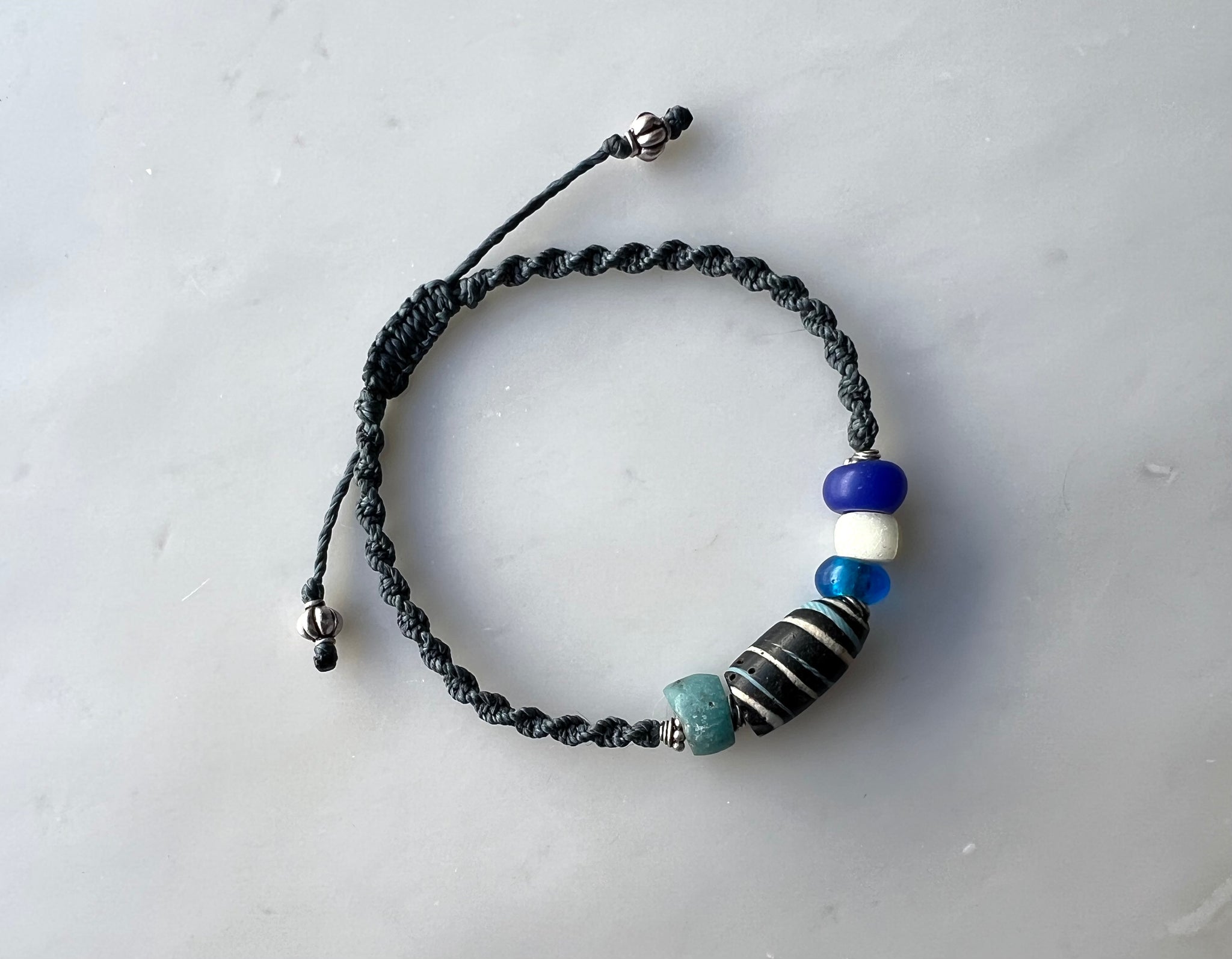 #8  Antique Venetian Beads Macrame Bracelet / アンティーク　ベネチアンビーズ　マクラメ編み　ブレスレット