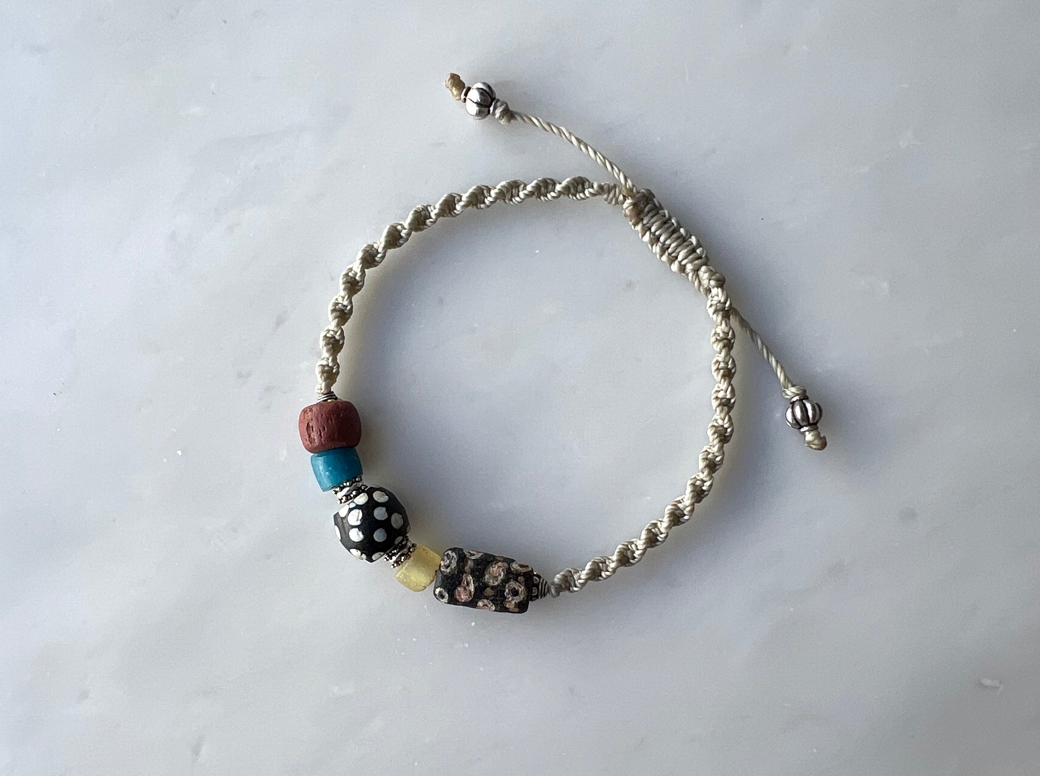 #10  Antique Venetian Beads Macrame Bracelet / アンティーク　ベネチアンビーズ　マクラメ編み　ブレスレット