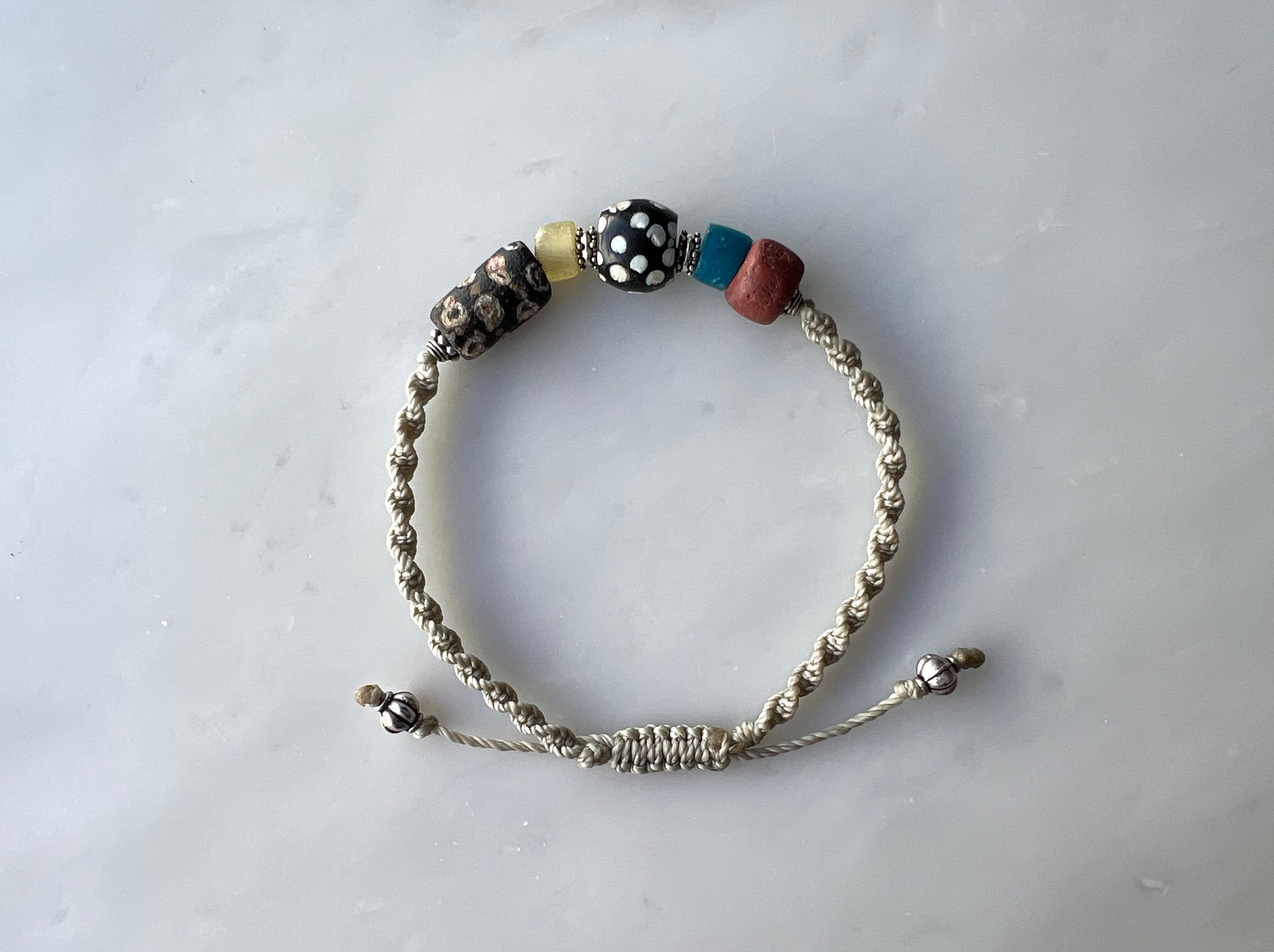 #10  Antique Venetian Beads Macrame Bracelet / アンティーク　ベネチアンビーズ　マクラメ編み　ブレスレット