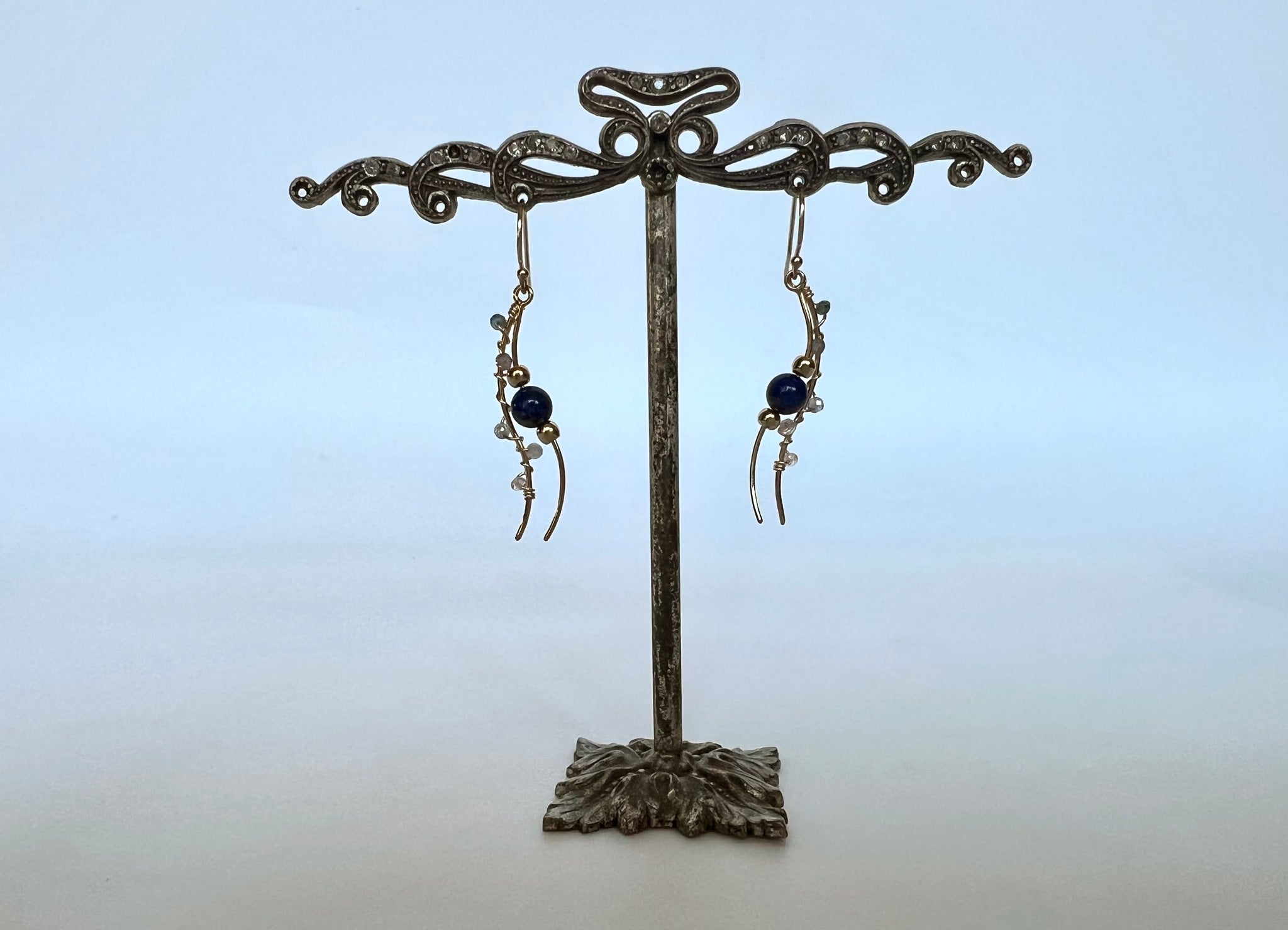 Lapis Lazuli Spinel Wavy Metal Bar Earrings 14K Gold Filled / ラピスラズリ　スピネル　波型メタルバー　ピアス　14K ゴールドフィルド