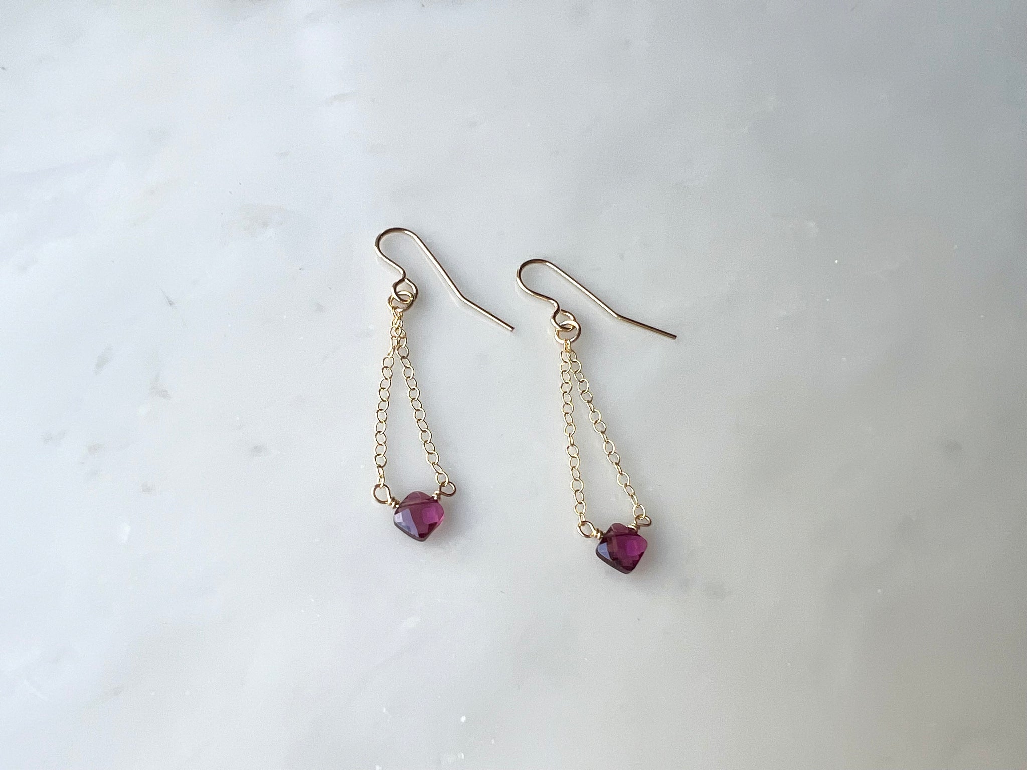 Rhodolite Garnet Square Shape Earrings 14K Gold Filled / ロードライトガーネット　スクエア型　ピアス 14Kゴールドフィルド