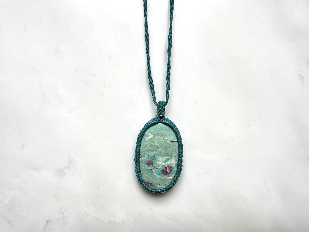 Ruby in Fuchsite Macrame Necklace / ルビー．フックサイト　マクラメ編み　ネックレス