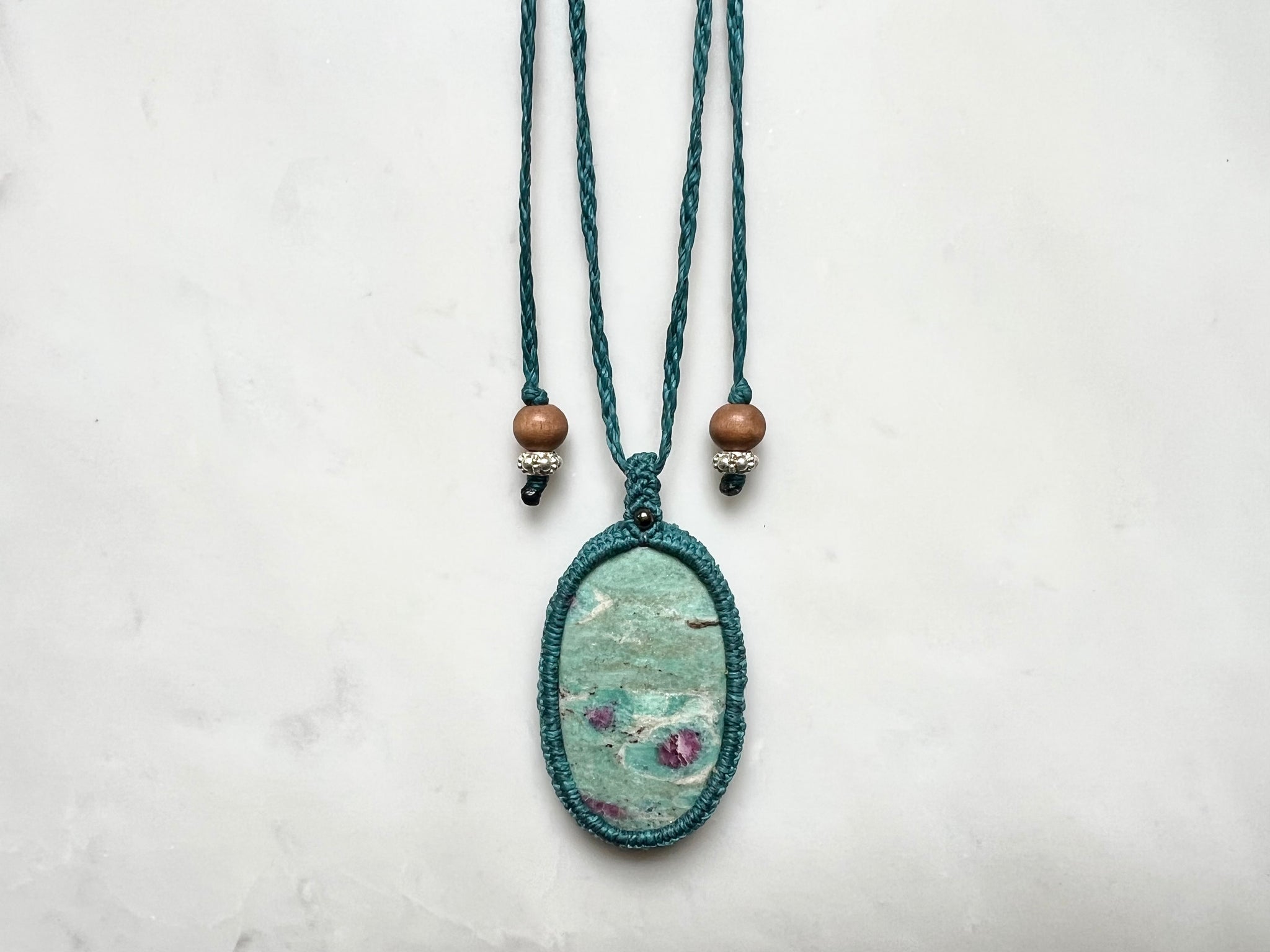 Ruby in Fuchsite Macrame Necklace / ルビー．フックサイト　マクラメ編み　ネックレス