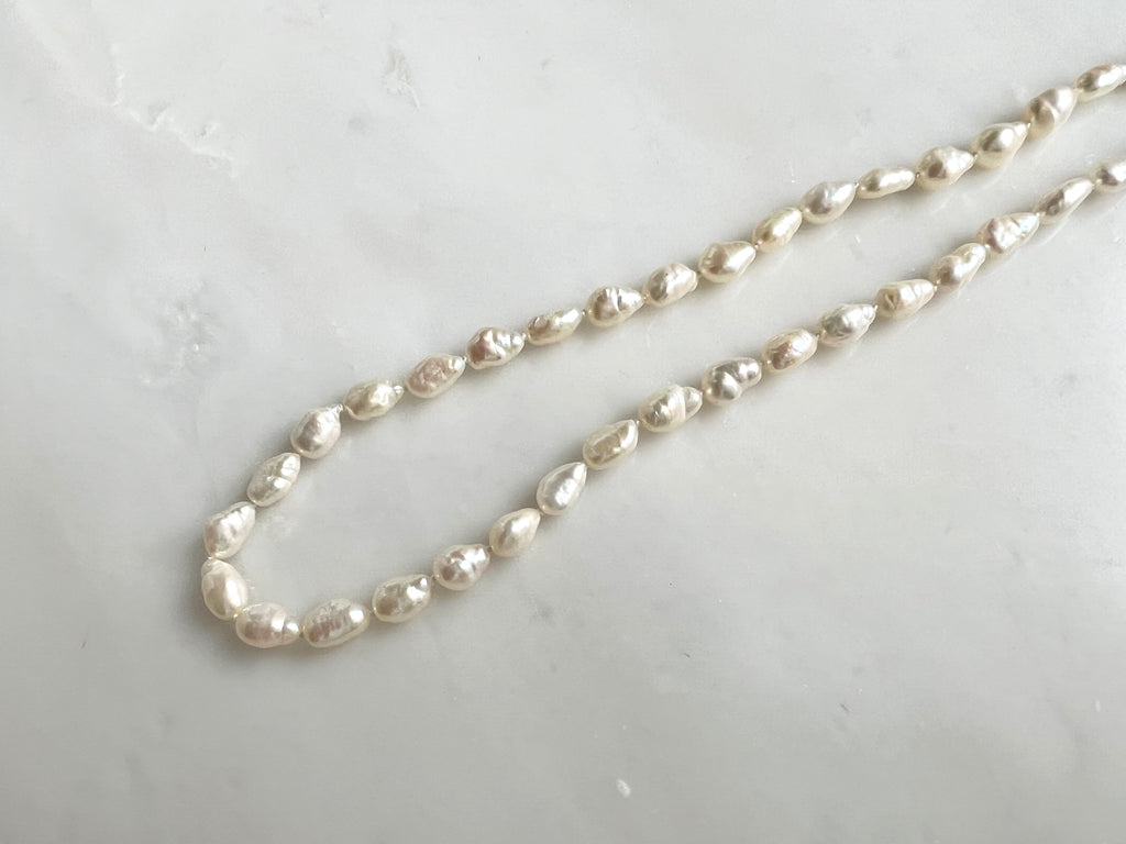 Fresh Water Pearl Rice Shaped  White Long Necklace / 淡水パール　ライス型　白　ロングネックレス