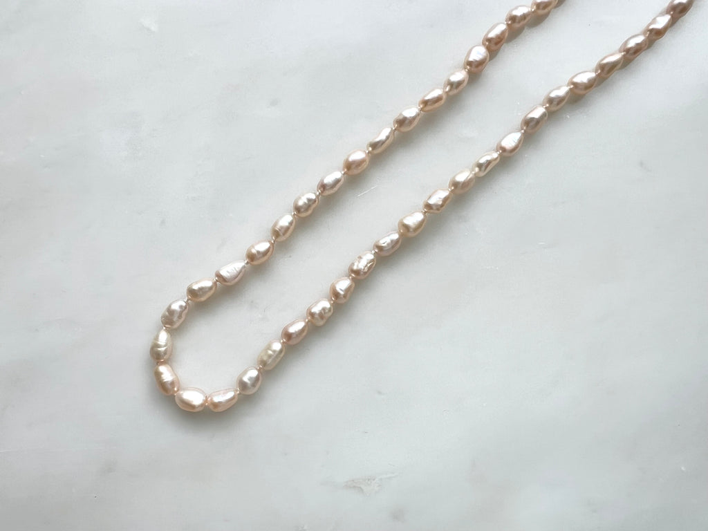 Fresh Water Pearl Rice Shaped Natural Pink Long Necklace / 淡水パール　ライス型　ピンク　ロングネックレス