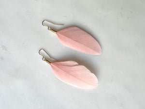 Feather  Pink Earrings 14K Gold Filled / フェザー　ピンク　ピアス　14K ゴールドフィルド
