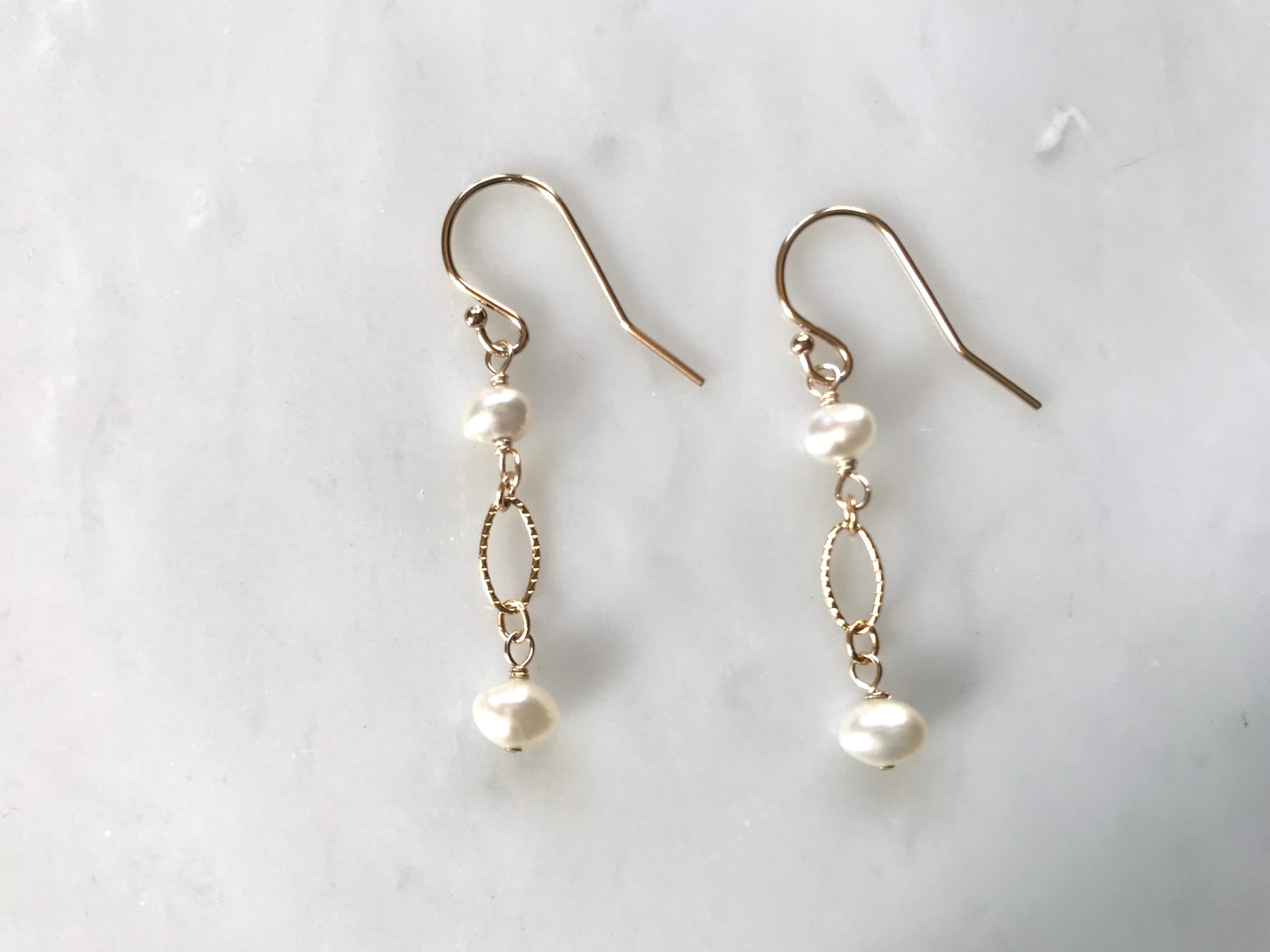 Fresh Water Pearl  White  Earrings 14K Gold-Filled / 淡水パール　ホワイト  ピアス 14K ゴールドフィルド