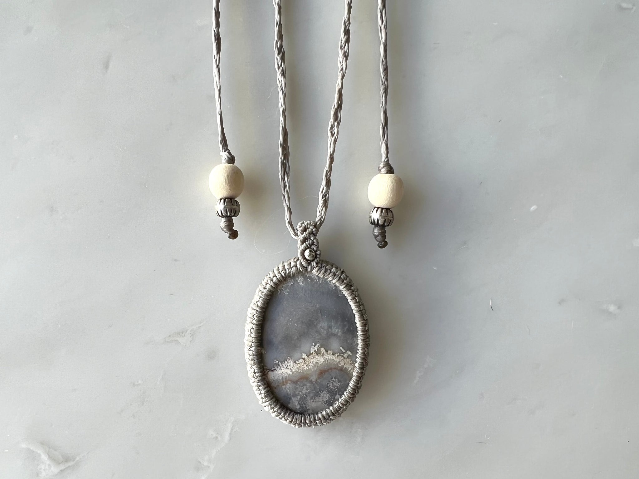 #1 Gray Lace Agate Macrame Necklace / グレーレースアゲート　マクラメ編み ネックレス　