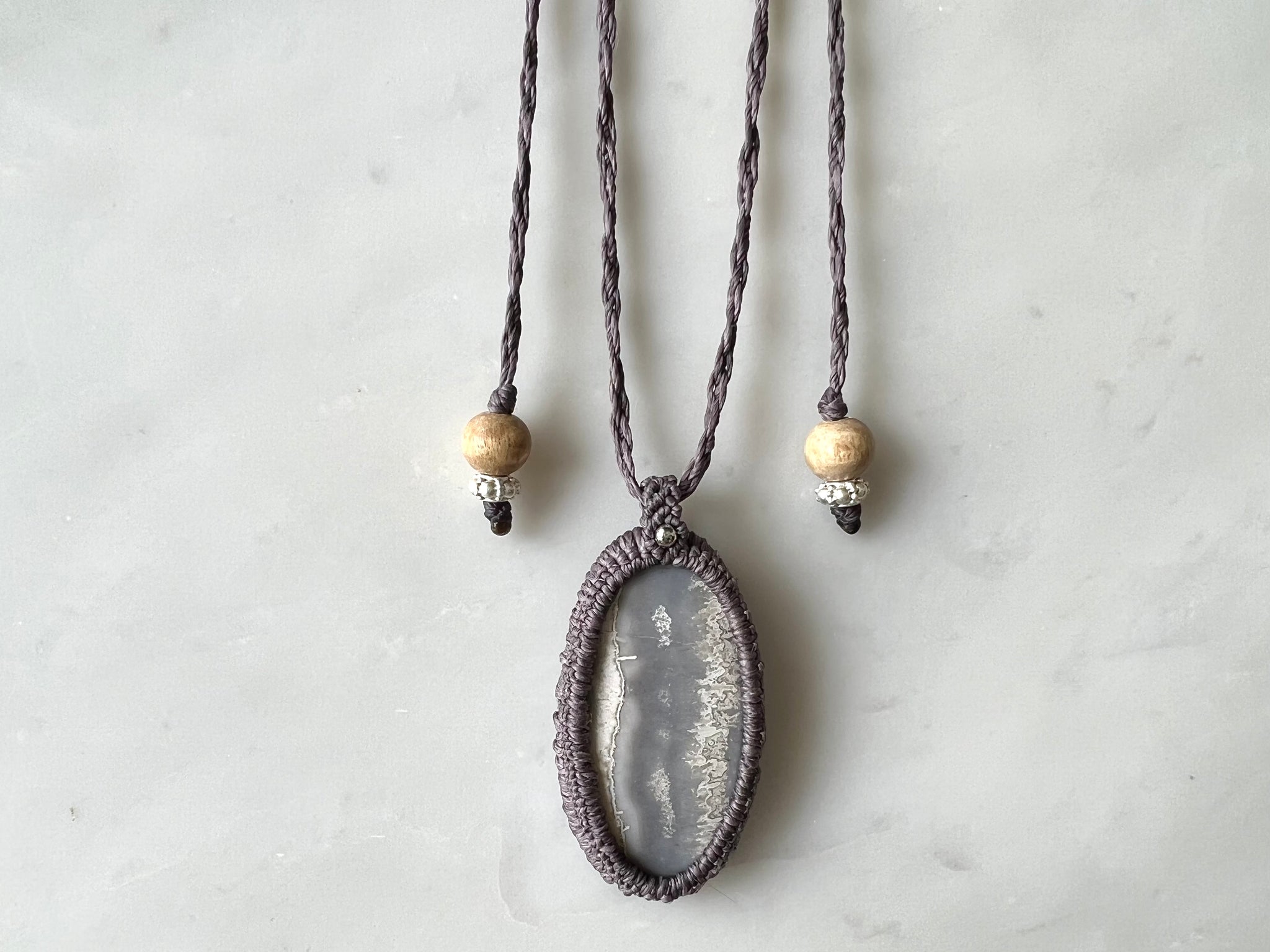 #2 Gray Lace Agate Macrame Necklace / グレーレースアゲート　マクラメ編み　ネックレス
